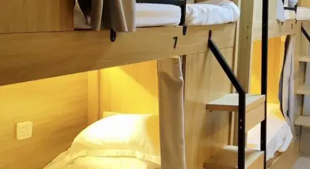 Кровать в общем номере Reverse Time Youth Hostel (Nanjing Station South Square Branch)