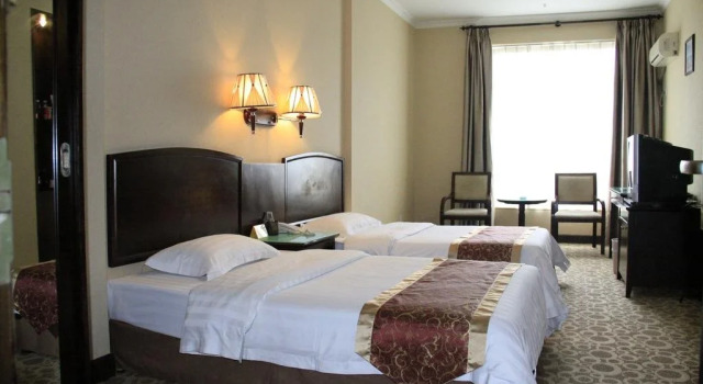 Jiaoyuan Hotel - Shenzhen, Rezerwuj Hotel Hotele w Shenzhen z parkingiem, Parking