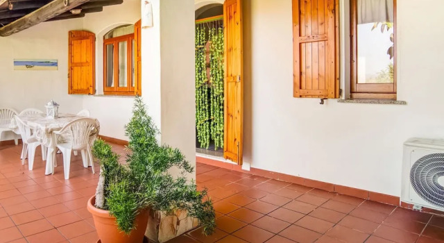 Вилла Cozy Sardinian Villa with Garden