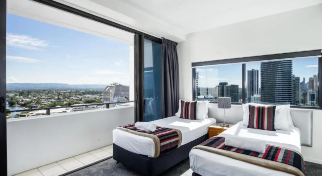 Апартаменты с 3 комнатами с видом на океан Ultra Broadbeach