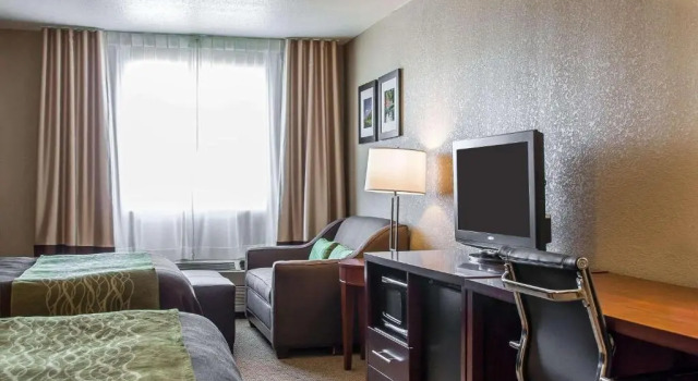 Четырёхместный номер Standard с видом на внутренний двор Comfort Inn Fergus Falls