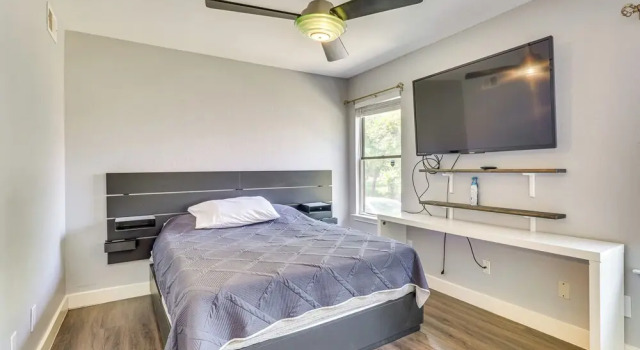 4 Mi to Dtwn: Gem w/ Pool Access & Patio in Austin, Забронировать Апартаменты/квартира Апартаменты Остина, рядом с Saint Edwards University Baseball Field, Апартаменты/квартира