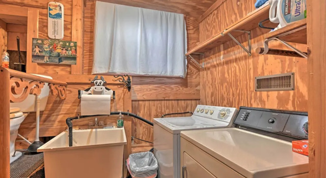Waterfront Arkdale Retreat: 2 Acres w/ Deck & View, Réserver Maison de vacances Arkdale Wisconsin