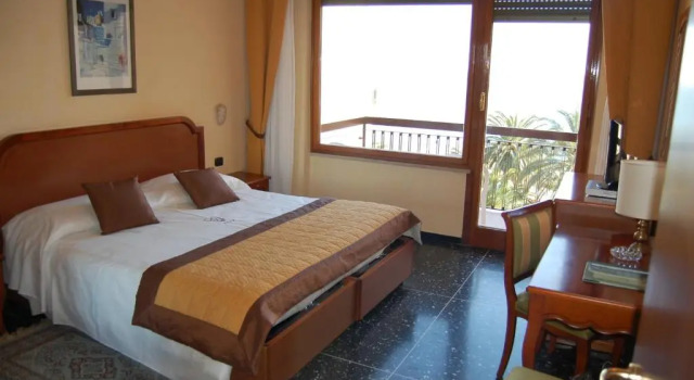 Номер Comfort Grand Hotel Moroni