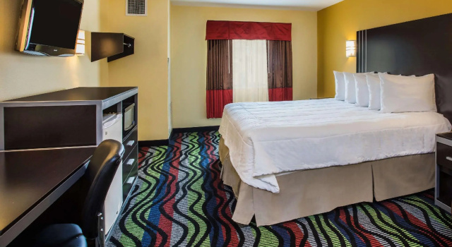 Двухместный номер Standard Days Inn & Suites by Wyndham Augusta Near Fort Eisenhower
