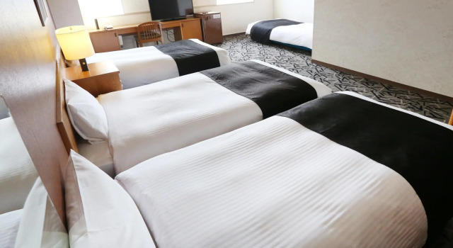 Четырёхместный номер APA Hotel & Resort Sapporo