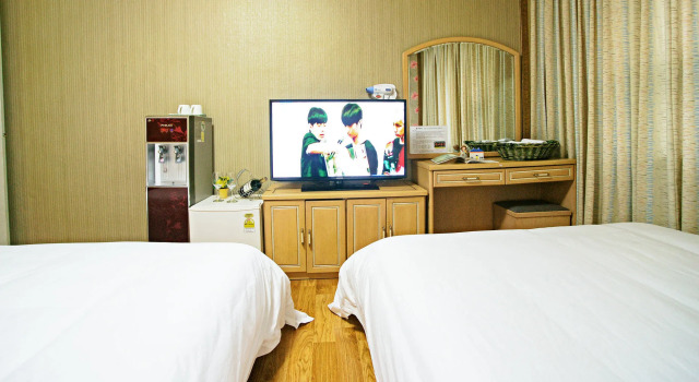 Emerald Hotel