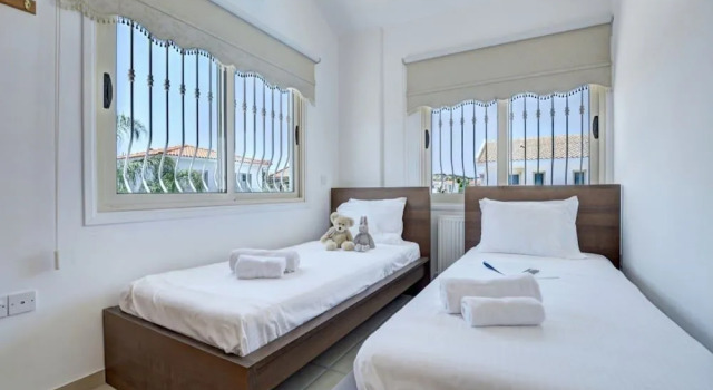 Blue Sea Villa, Book Villa Hotels in Protaras with Parking, near Neolithic Settlement, Parking