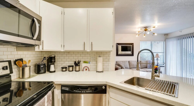 Апартаменты c 1 комнатой Vacation Rental Near Las Vegas Strip With Pool!