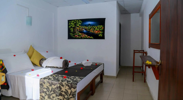Hansa Surf Hotel, Забронировать Отель Отели Хиккадува 3 звезды, рядом с Пляж Хиккадувы, 3*