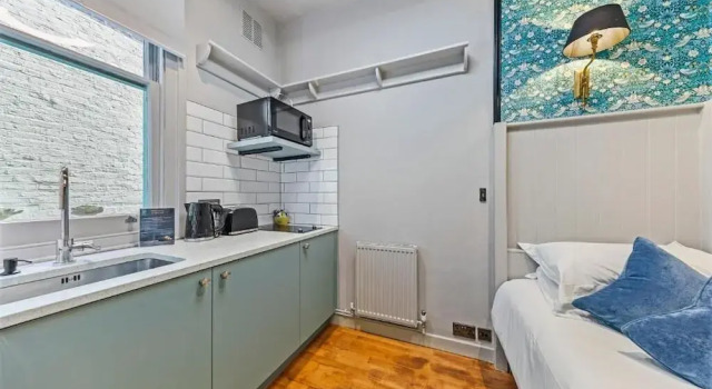 Номер Comfort Vancouver Hotel & Studios