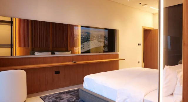 High End 4BR Penthouse With Private Pool and Skyline Views