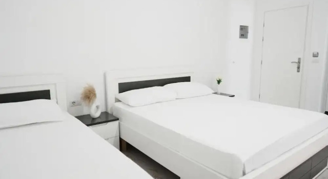 Standard Dreier Zimmer mit Balkon Vila Irdi