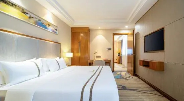 Люкс Luxury Up Fashion Hotel (Zhongshan North Station)