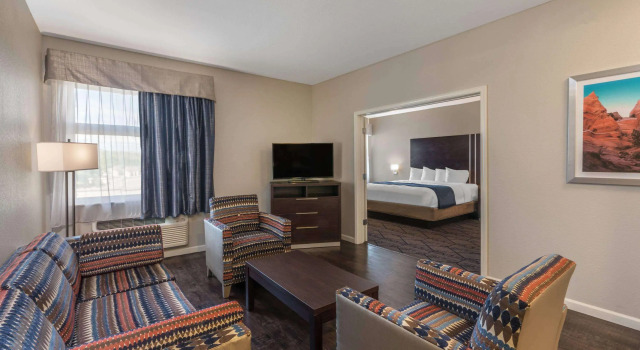 Baymont by Wyndham Albuquerque Airport, Забронировать Отель Альбукерке Нью-Мексико