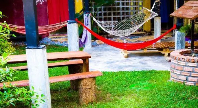 Кровать в общем номере SabaiDee Lanta Hostel