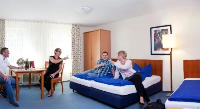 Четырёхместный номер Standard Hotel Willinger Mitte