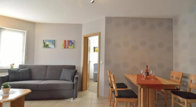 Ferienwohnung Weingarten, Забронировать Отель Клоттен Мозель - Германия