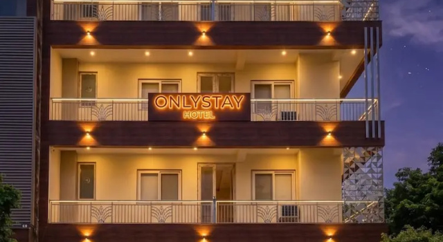 OnlyStay Snap Hotel