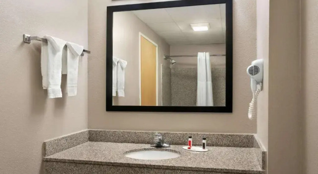Номер Standard Days Inn & Suites by Wyndham Murfreesboro I-24 East
