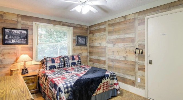 Коттедж Deck & Stunning Mountain Views: Gatlinburg Home!