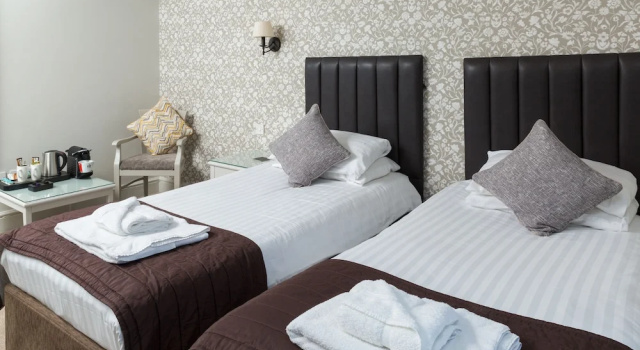 Двухместный номер Superior The Dog & Bear Hotel