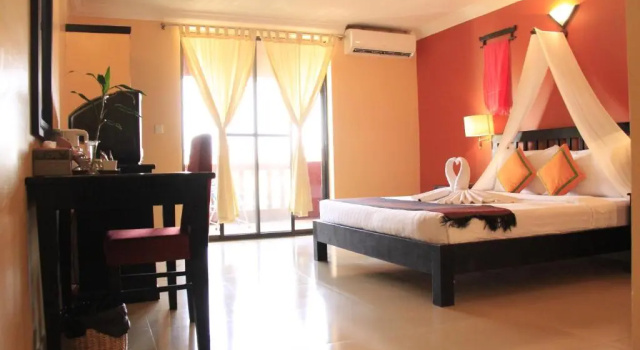 Двухместный номер Superior с балконом Mekong Angkor Palace Inn
