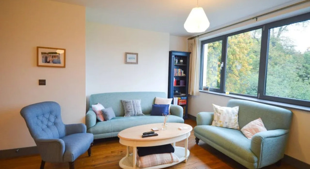 Bright One Bedroom Clifton City Pad, Забронировать Отель Клифтон Бристоль, рядом с Christ Church Clifton