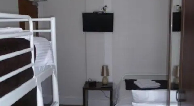 Трёхместный номер Standard Belle Vue Hotel