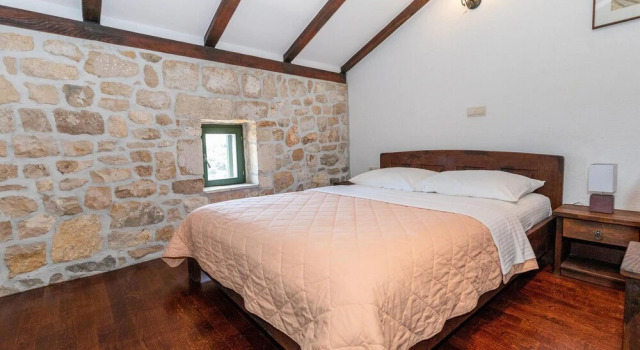 Stunning Home in Duboka With 5 Bedrooms, Wifi and Outdoor Swimming Pool
