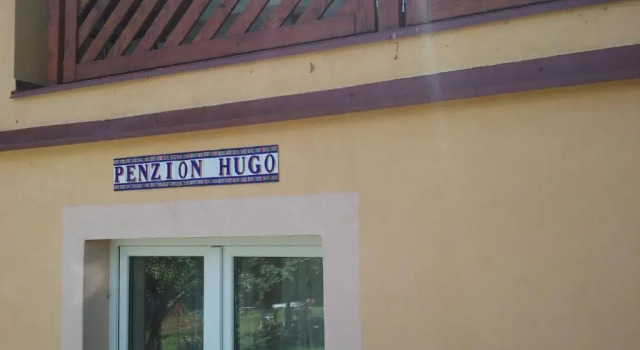 Penzion Hugo, Rezerwuj Hotel Hotele w Central Bohemia z parkingiem, Parking