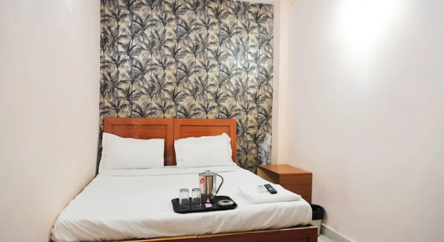 Roomshala 127 Mannat Stay