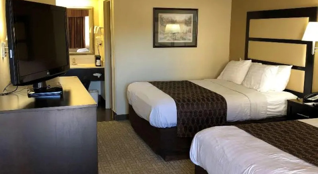 Четырёхместный номер Standard Best Western Inn & Suites
