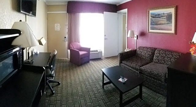 Люкс Deluxe Travelodge by Wyndham Beckley