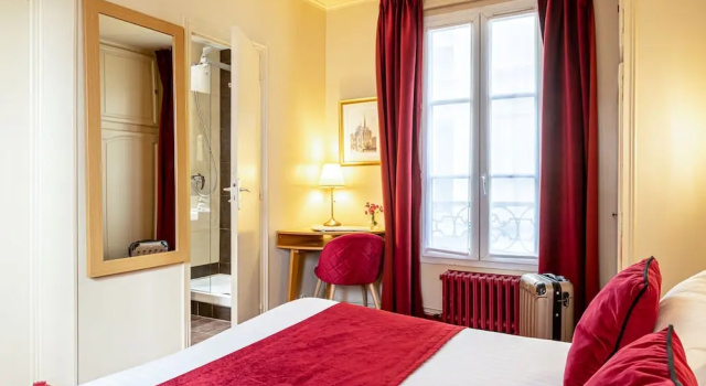 Трёхместный номер Standard Hotel Romance Malesherbes by Patrick Hayat