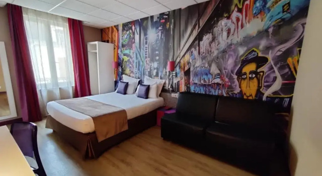 Четырёхместный номер Standard The Originals Boutique, Hôtel de lUnivers, Montluçon