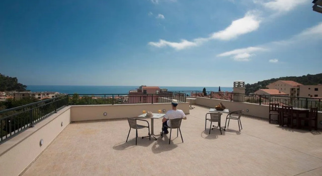 Трёхместный люкс Guest House Medin
