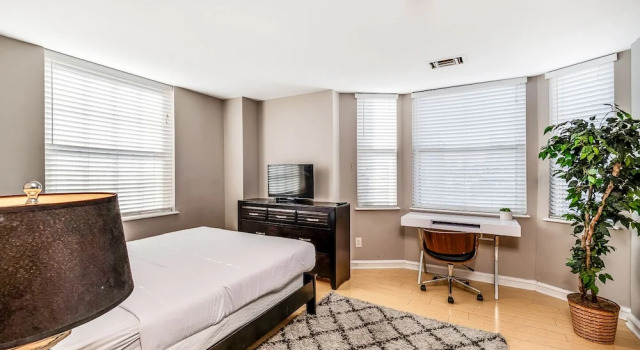 Апартаменты Premium Renaissance Properties - 2135 Walnut