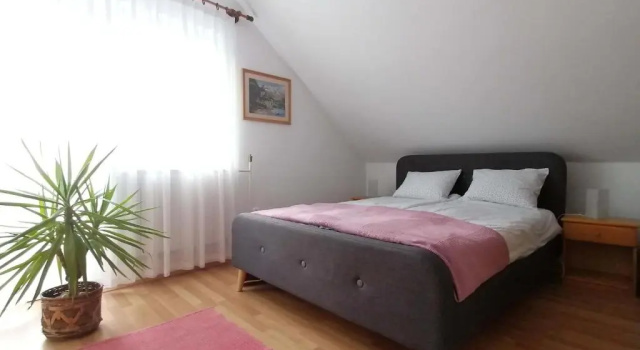 Ágnes Nyaralóház, Book Hotel Hoteller i Western Transdanubia med parkering, Parkering