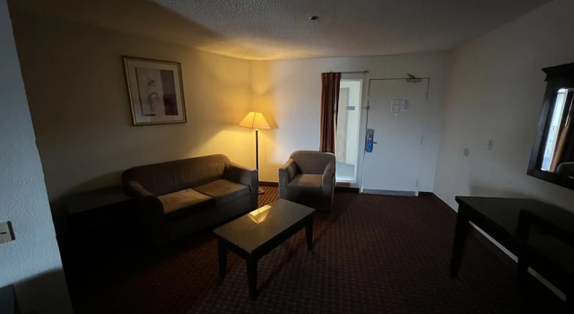Двухместный люкс Days Inn & Suites by Wyndham Rancho Cordova