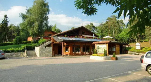 Dolomiti Golf House, Забронировать Отель Сарнонико Val di Non