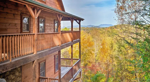 Smoky Mountain Views + Hot Tub: Spacious Cabin!, Забронировать Дом для отпуска Олдем Great Smoky Mountains National Park