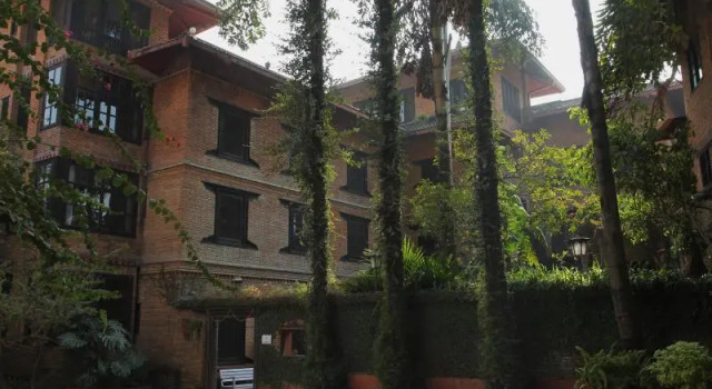 Полулюкс Hotel Vajra