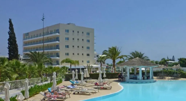Sandra Hotel Apts