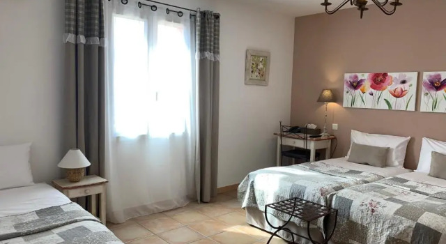 Трёхместный номер Standard Hotel Les Ambres