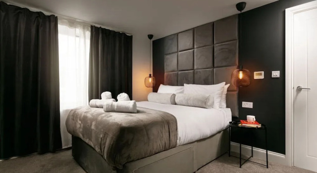 Luxe Experience - Premium Central House, Забронировать Отель Плимут Девон, рядом с Plymouth Mayflower