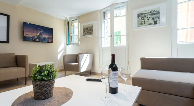 The Napoleon 2-BR Old Town - Terrace, Забронировать Апартаменты/квартира Ницца Приморские Альпы, рядом с Набережная Соединенных Штатов