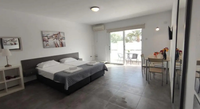 Nissi avenue studio, Забронировать Отель Отели Айия-Напа с парковкой, Парковка