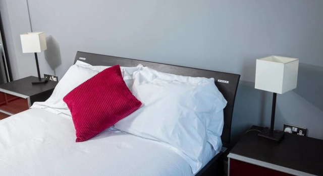 Amazing 2 Bed Flat in the Heart of Piccadilly, Забронировать Отель Манчестер Большой Манчестер, рядом с Район Гей-виллидж в Манчестере