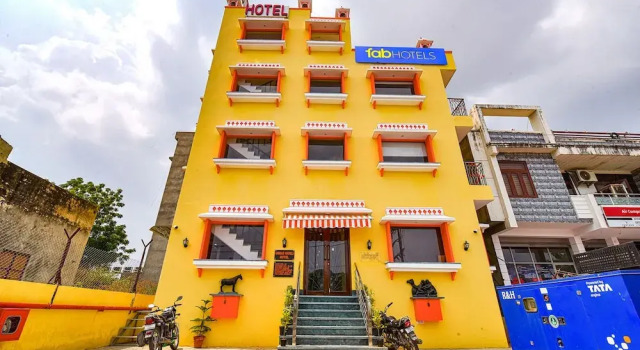 FabHotel Umrao Haveli With Pool, Забронировать Отель Отели Джайпура 3 звезды, рядом с Хава-Махал, 3*